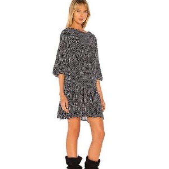 Capri Nights Dress in Black
AMUSE SOCIETY 🔥 🔥 🔥 - Picture 2 of 4